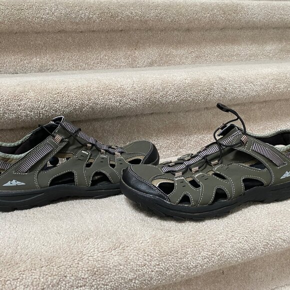 Men\'s Size 11 Ozark Trail Adventure Closed Toes Sandals Worn one time.Green main image 4